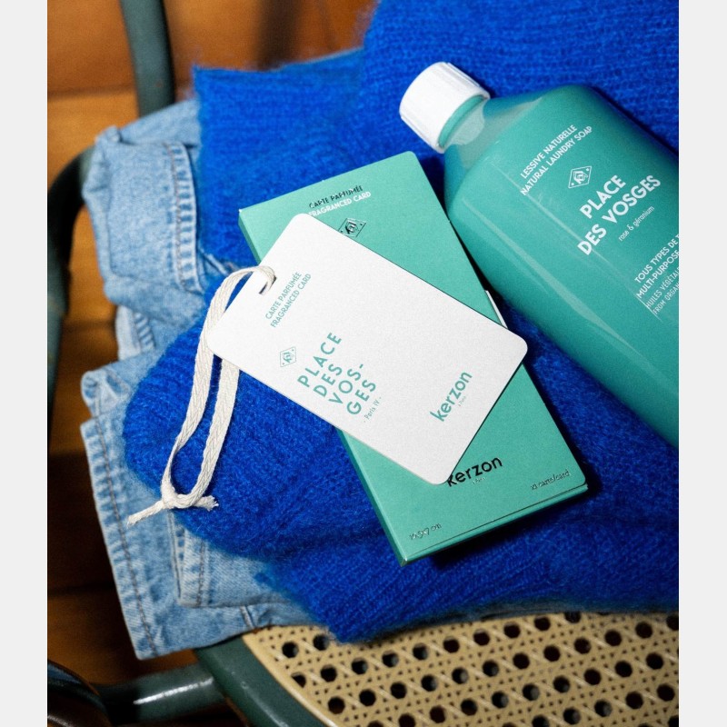 Place des Vosges Set - Fragranced card and natural laundry soap